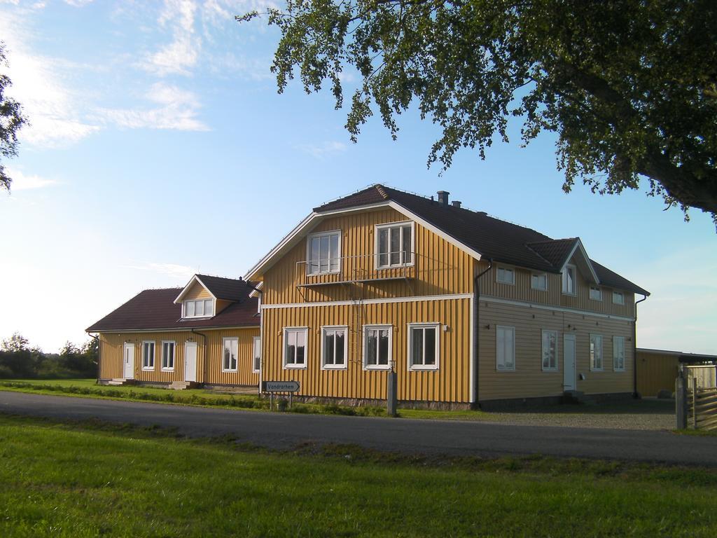 Bjoerkaengs Tvaaker